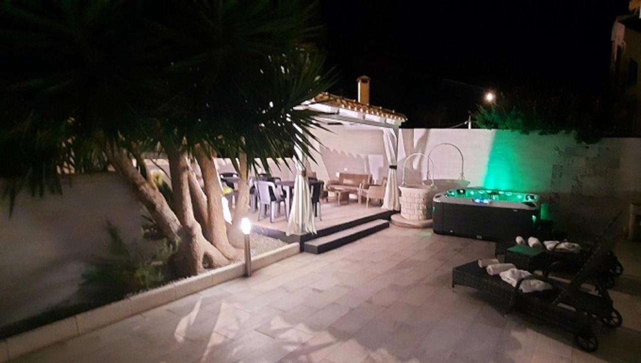 Villa Anny อาโวลา ภายนอก รูปภาพ